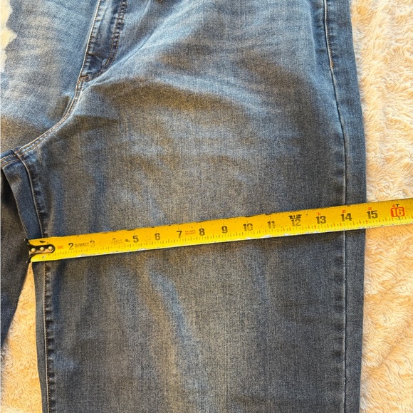 Jessica Simpson Blue Straight-Leg Jeans with Bleach Floral Details - Picture 5 of 16